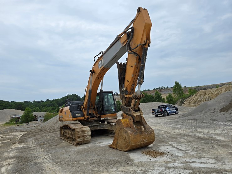 2012-case-350c-image-57