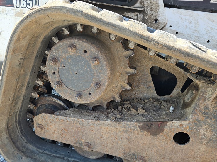 2013-bobcat-t650-image-22