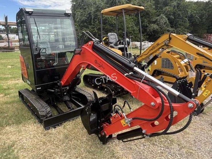 #114-•-cfg-industrial-excavator-w/-enclosed-cab-image-2