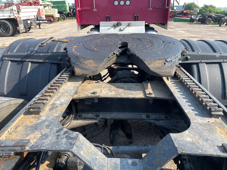 2007-peterbilt-379-image-30