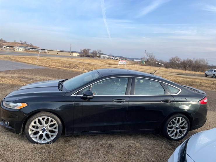 #1043-•-2014-ford-fusion-sedan-(wi-title-in-delay)-image-7