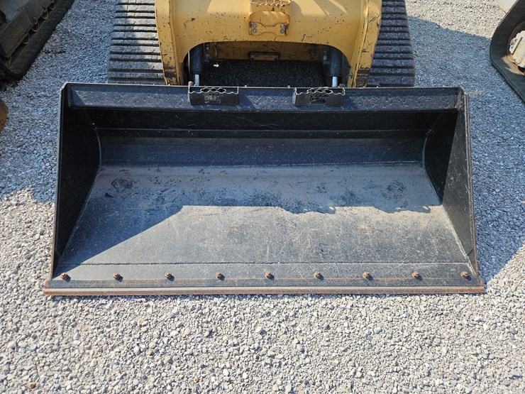 2004-caterpillar-277-image-3