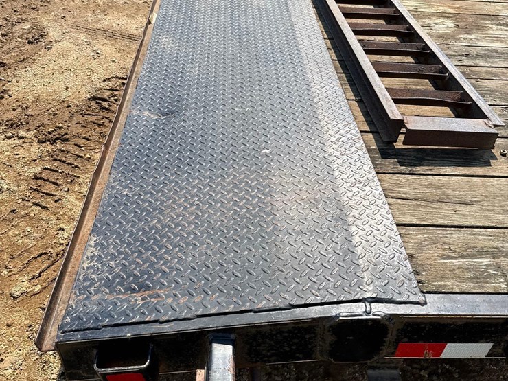 2013-dressen-dct-83-inch-x-20ft-flatbed-trailer-image-21