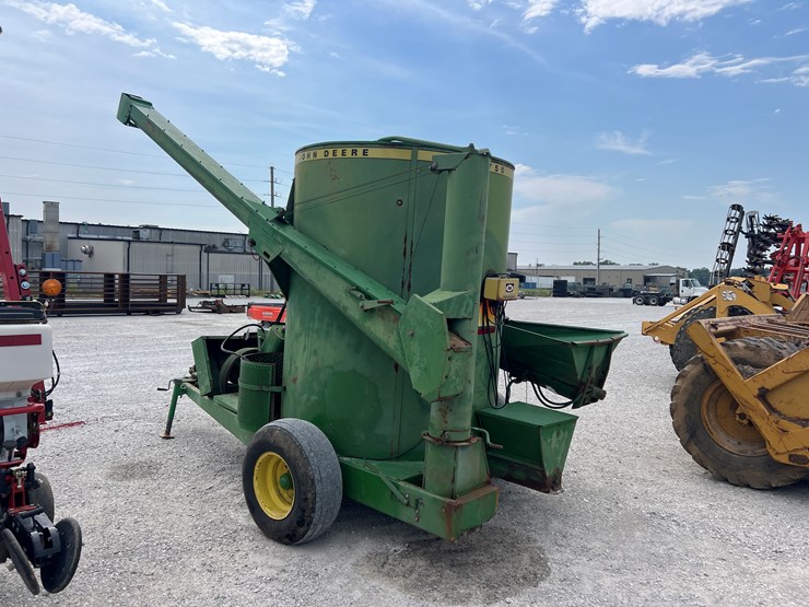 john-deere-750-image-9