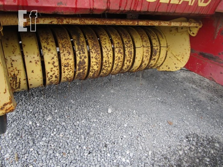 new-holland-310-image-3