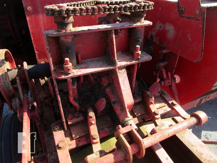 new-holland-315-image-8