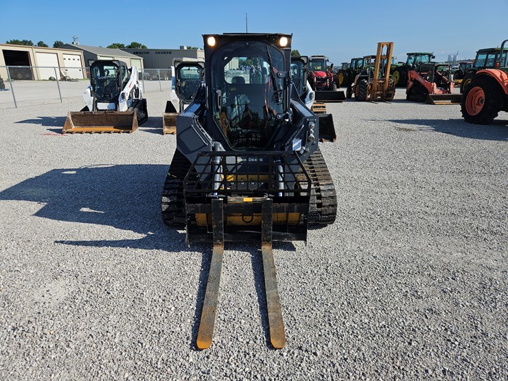 2022-deere-325g-image-2