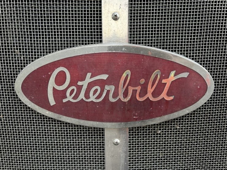 1988-peterbilt-320-image-9