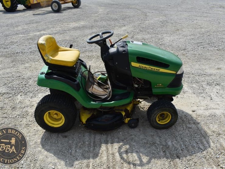 john-deere-115-image-11