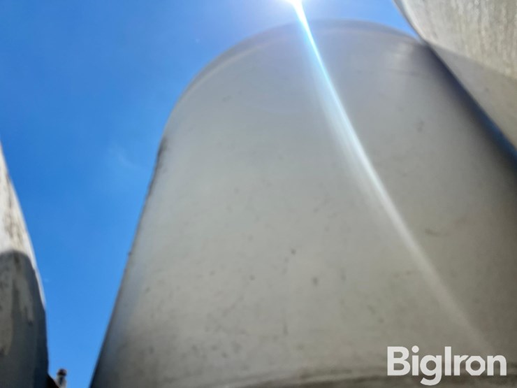 7,000-gallon-(approx.)-fiberglass-liquid-feed-storage-tank-image-3