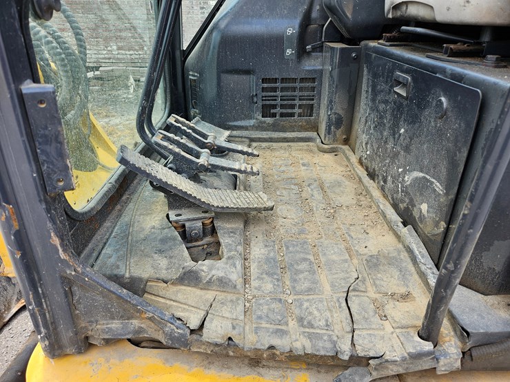 2018-komatsu-pc55mr-image-43