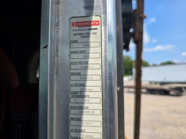 2012-kenworth-t800-image-97
