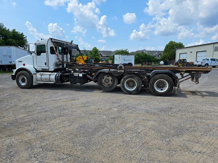 2012-kenworth-t800-image-16