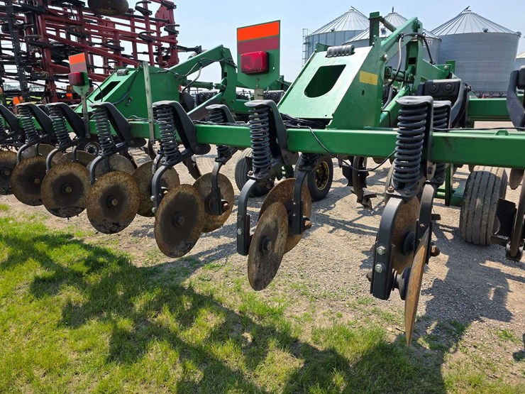 john-deere-2700-image-16