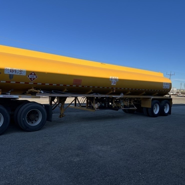 2000 T/A 8,000 Gallon Fuel Tank Trailer