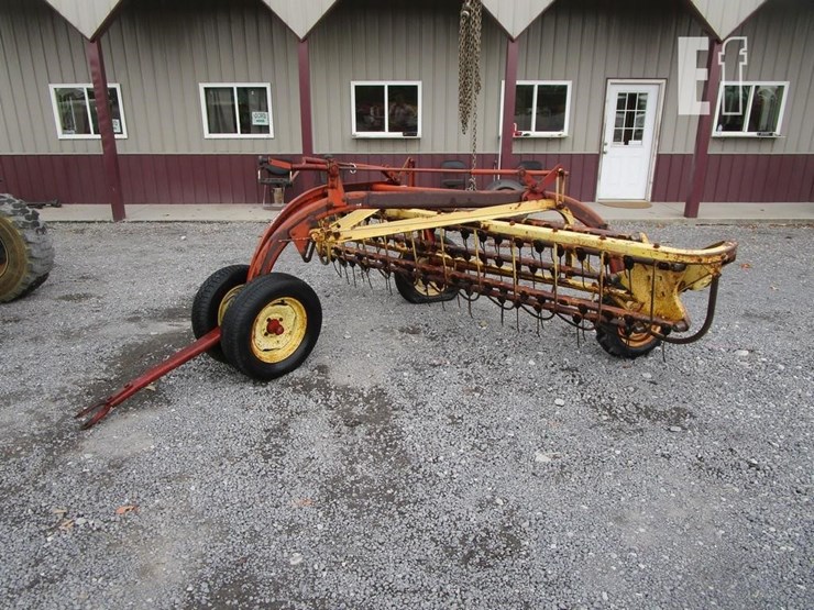 new-holland-258-image-4