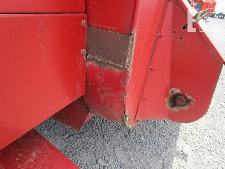 new-holland-790-image-9