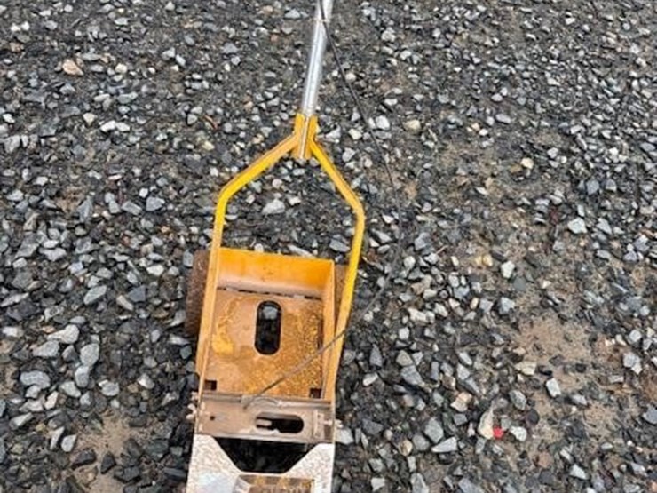 petroleum-striping-machine-image-2