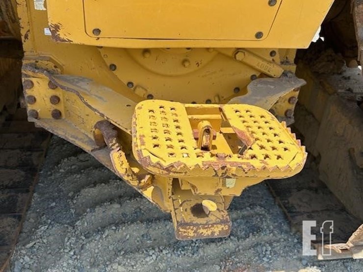 2017-caterpillar-d6n-lgp-image-40