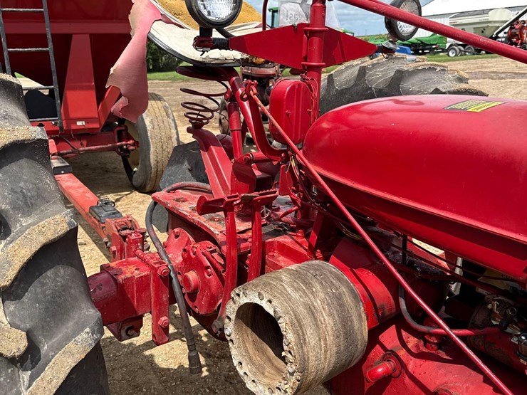 farmall-super-h-tractor-image-10