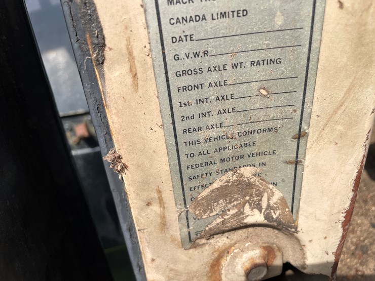 #1016-•-1974-mack-truck-(has-wi-title)-image-44