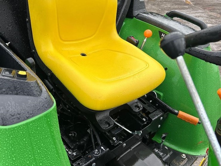2022-john-deere-3032e-image-15