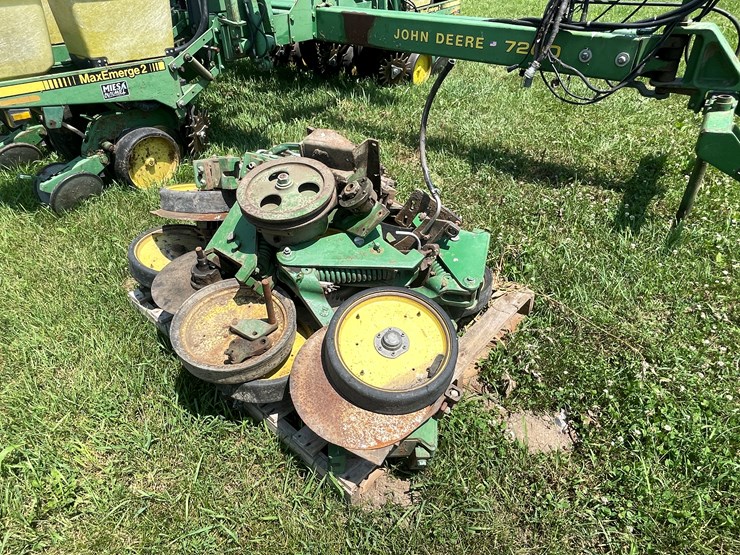 john-deere-7200-image-28