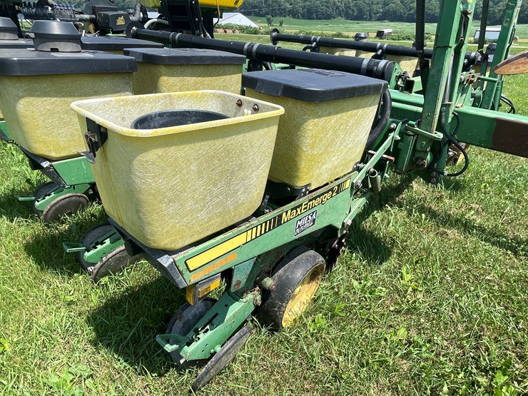 john-deere-7200-image-30
