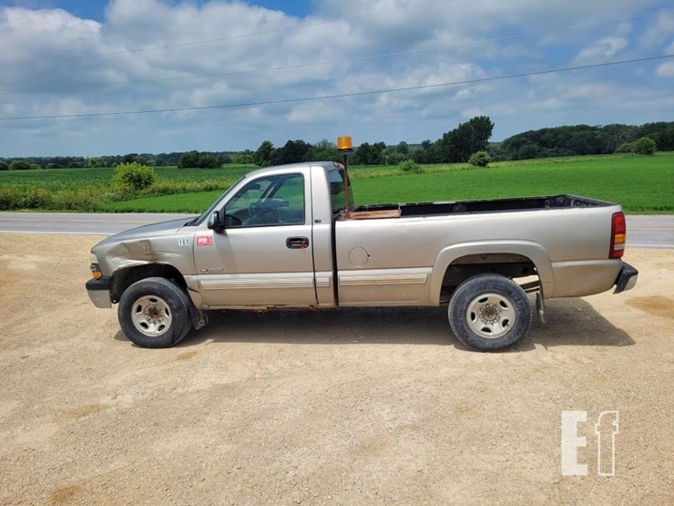 2001-chevrolet-silverado-2500-image-8