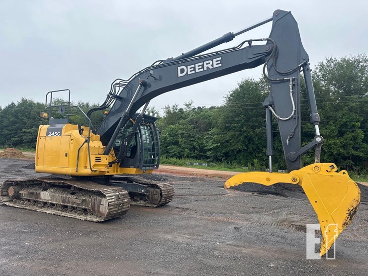 2021-deere-245g-lc-image-1