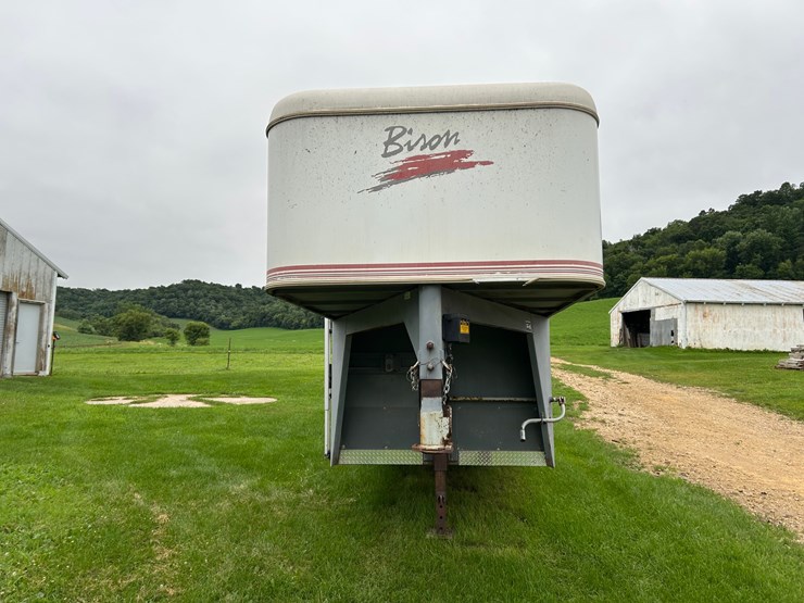 #1030-•-1999-bison-aluma-sport-horse-trailer-(arcadia,-wi)-(wi-title-in-delay)-image-4