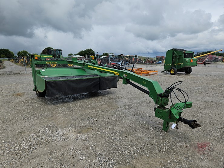 2018-john-deere-635-image-1