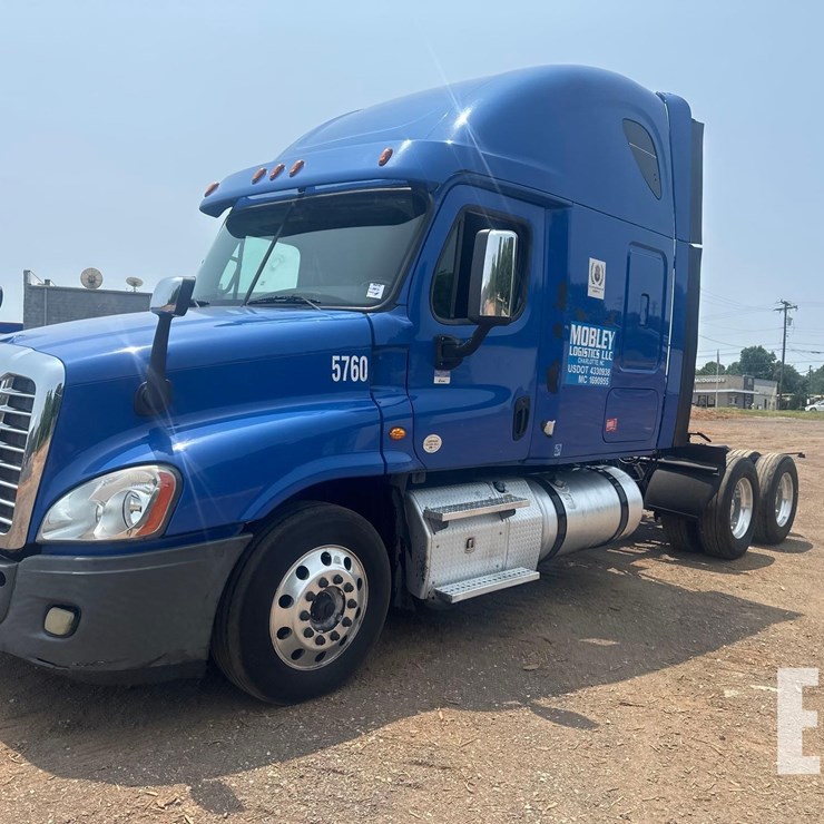 2015 FREIGHTLINER CASCADIA 125