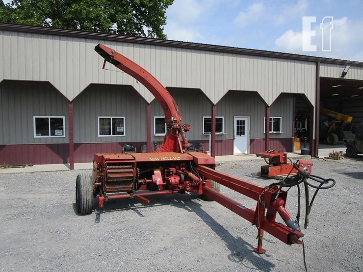 new-holland-790-image-1