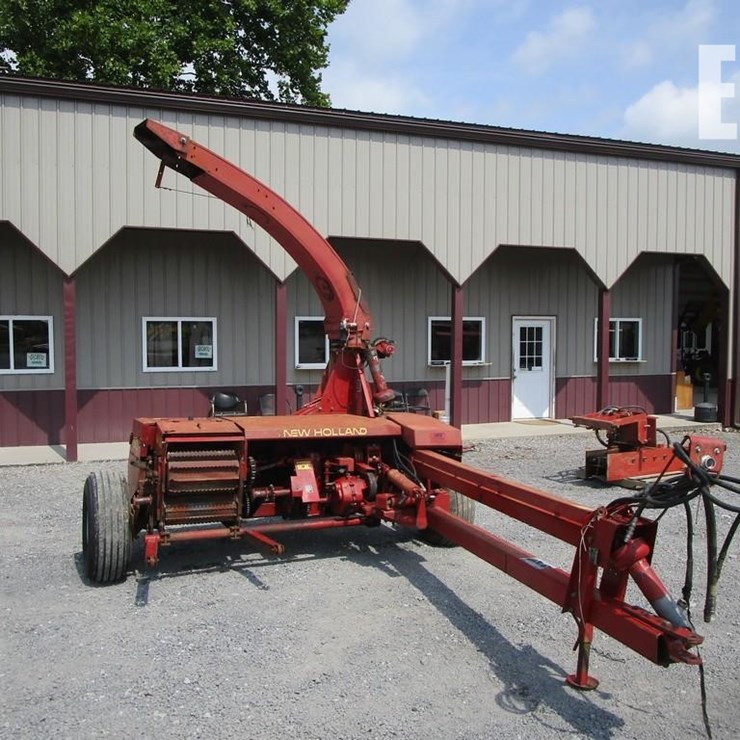 NEW HOLLAND 790