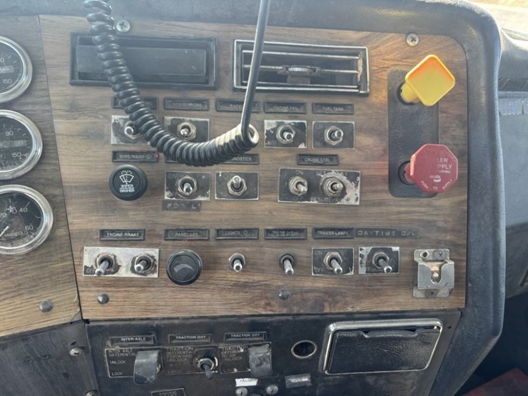 1996-western-star-4964f-image-23