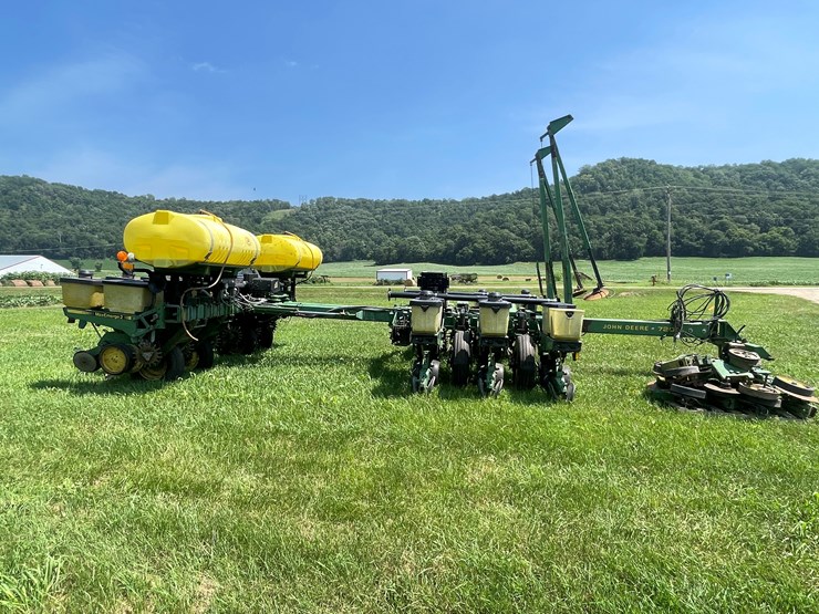 john-deere-7200-image-6