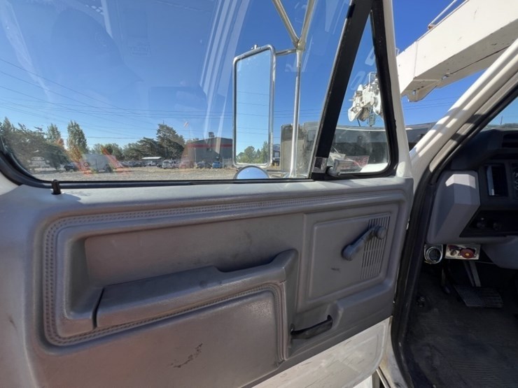 1995-ford-f800-image-34