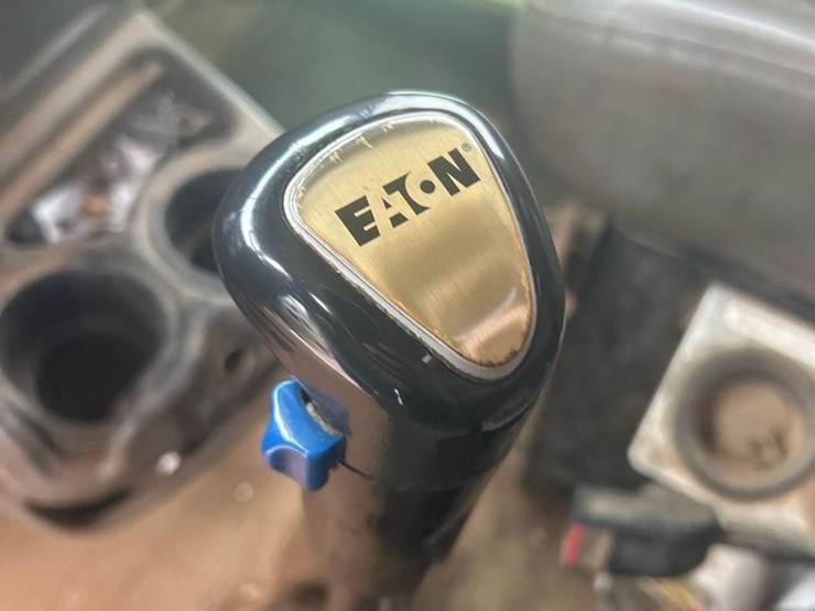 2004-kenworth-t800-image-53