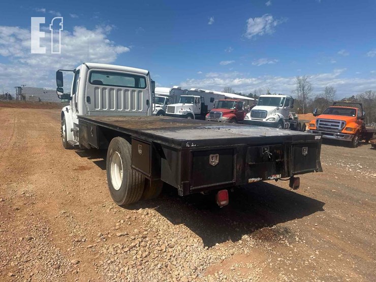2013-freightliner-business-class-m2-106-image-26