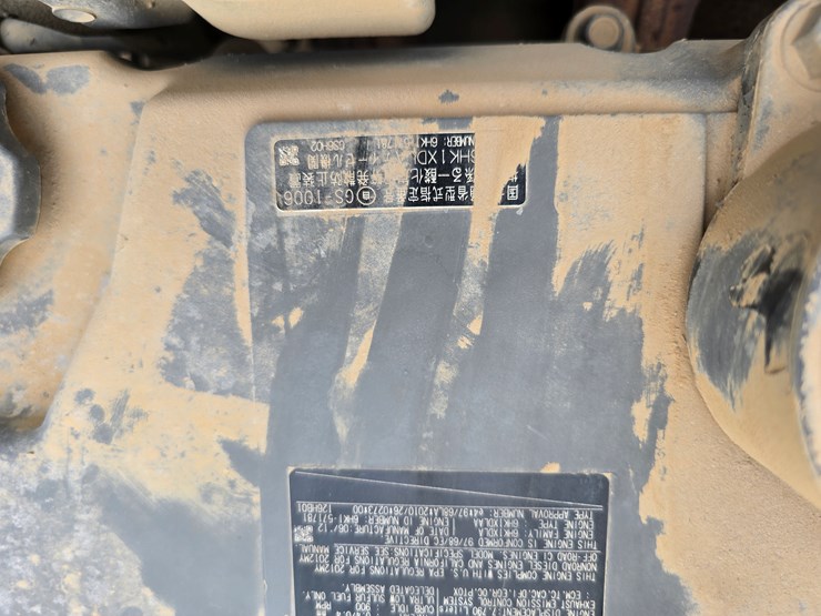 2012-case-350c-image-106