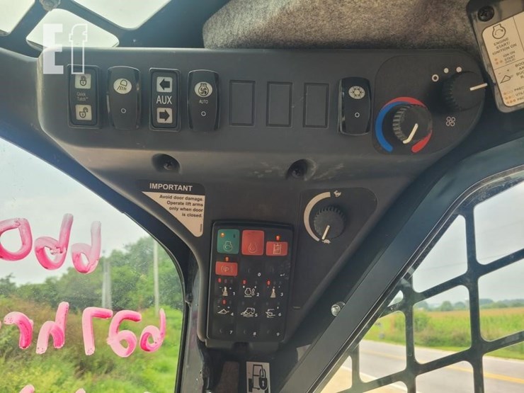 deere-320g-image-15