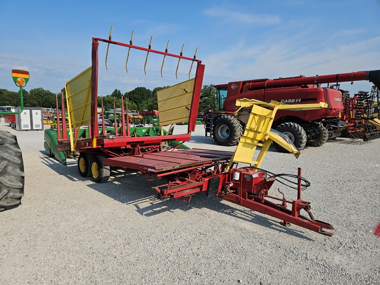 new-holland-1037-image-1