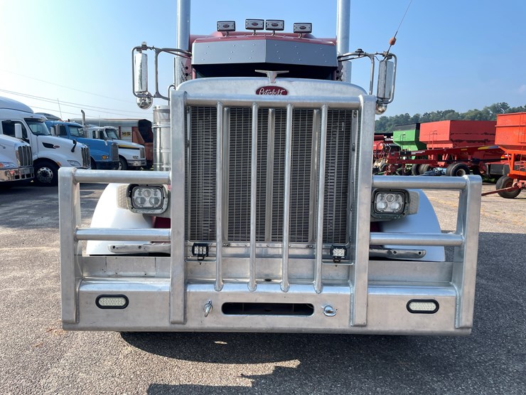 2007-peterbilt-379-image-48