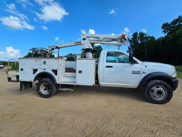 2017-dodge-ram-5500-image-11