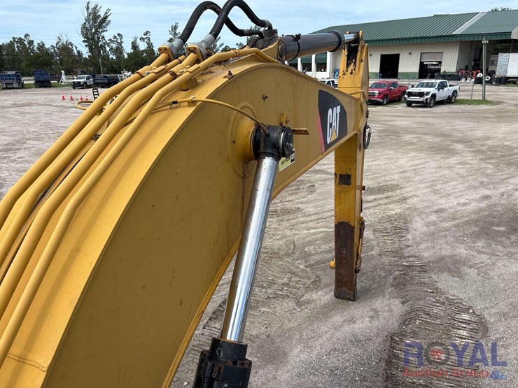 2017-caterpillar-326fl-image-27