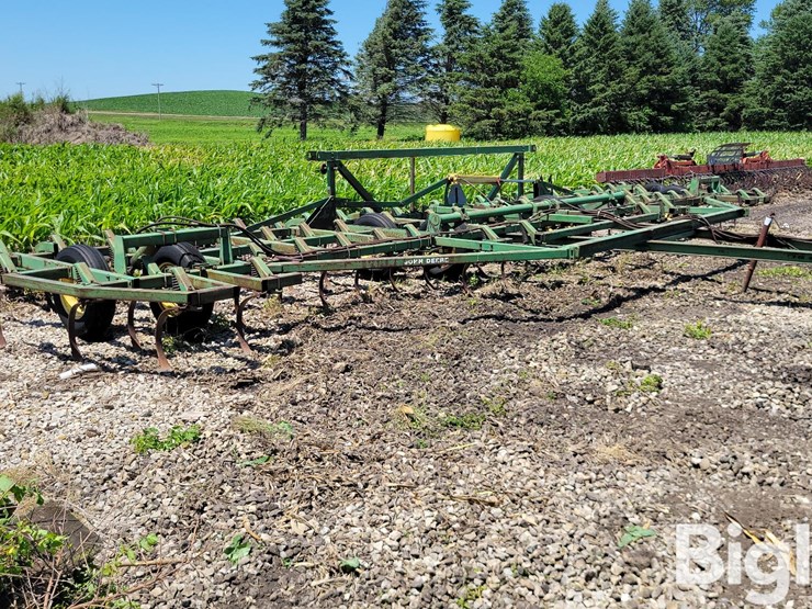 john-deere-1010-image-3