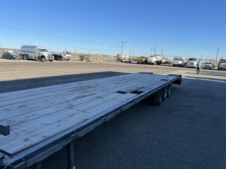 2014-innovative-32'-tri-axle-gooseneck-trailer-image-6