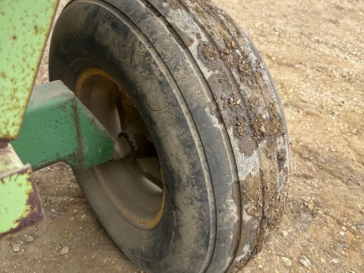 parker-200bu-gravity-wagon-image-15
