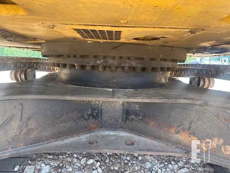 2015-caterpillar-335f-lcr-image-25